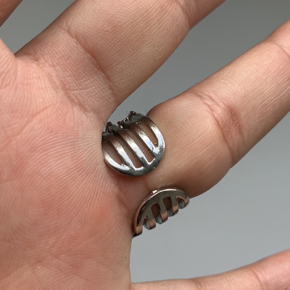 Adjustable Silver Rhinestone Ring - Picture 2 of 3